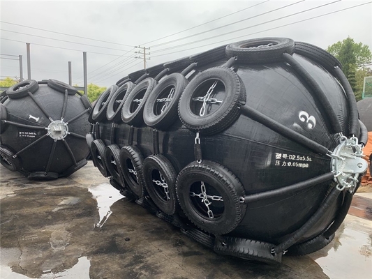 00,5-4,5m średnica Yokohama Marine Fender w kolorze czarnym dla dostosowanych wymagań marynarki