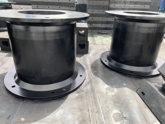 Standardowe ISO Bolted Black Floating Cell Fenders do ochrony przed uderzeniem statków