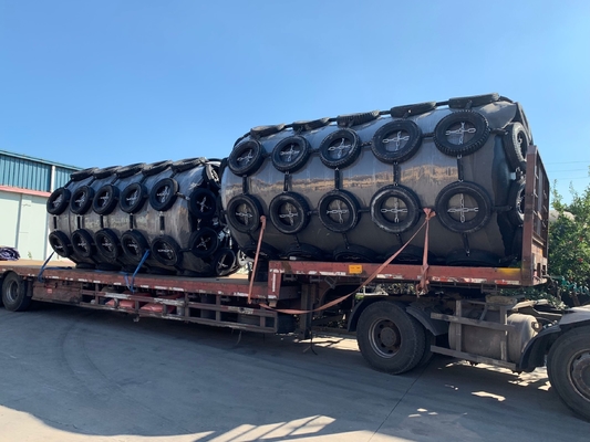 Solid EVA Polyurethane Foam Filled Fenders Mała konserwacja Długotrwała wydajność