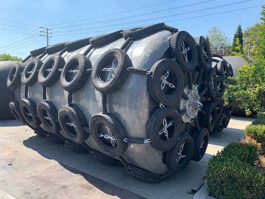 Solid EVA Polyurethane Foam Filled Fenders Mała konserwacja Długotrwała wydajność