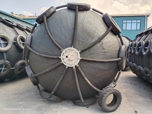 00,5-4,5m średnicy Yokohama Marine Fender z niską siłą reakcji i 2 letnią gwarancją