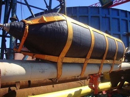Ciśnienie 0,05 - 0,25 MPA Poduszki powietrzne z gumy morskiej Grubość 6 mm - 20 mm Warstwa 4-9 Konstrukcja ciężkiej konstrukcji