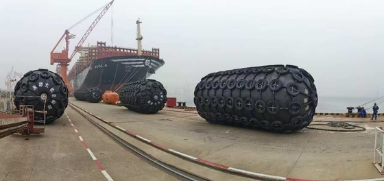 Czarny gumy trwałe Yokohama Marine Fender do ochrony statków wodnych
