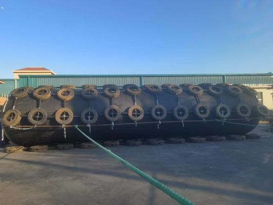 Czarny gumy trwałe Yokohama Marine Fender do ochrony statków wodnych