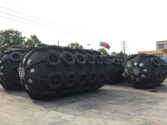 Pneumatyczne odboje morskie 3.3x6.5m typu Yokohama z kauczuku naturalnego