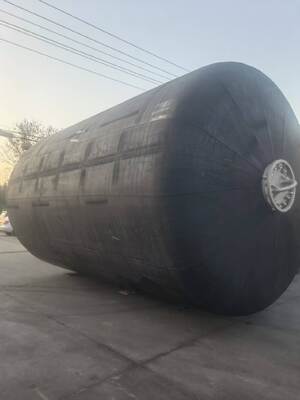 Fendry wypełnione pianą poliuretanową i gumową zaprojektowane w celu uniknięcia kolizji i zwiększonej ochrony przed uderzeniem