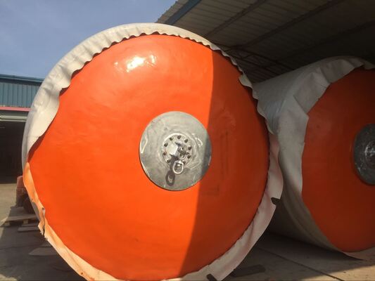 24 miesiące Okres Pianka wypełnione Fenders D3.0m X L5.0m Deflection 60 procent Trwałe Marine Dock Ochrona Rozwiązanie